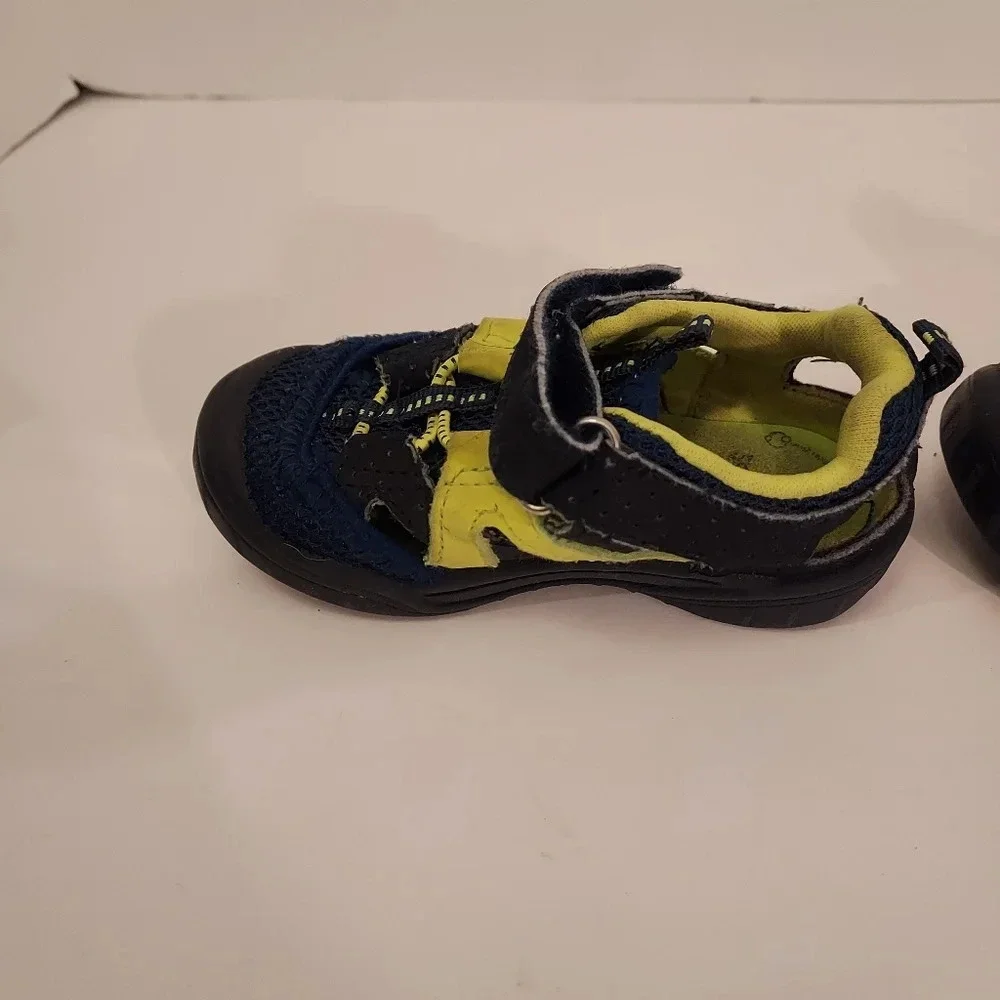 OshKosh B'gosh Drift-B Bump Toe Blue and Green Sandals